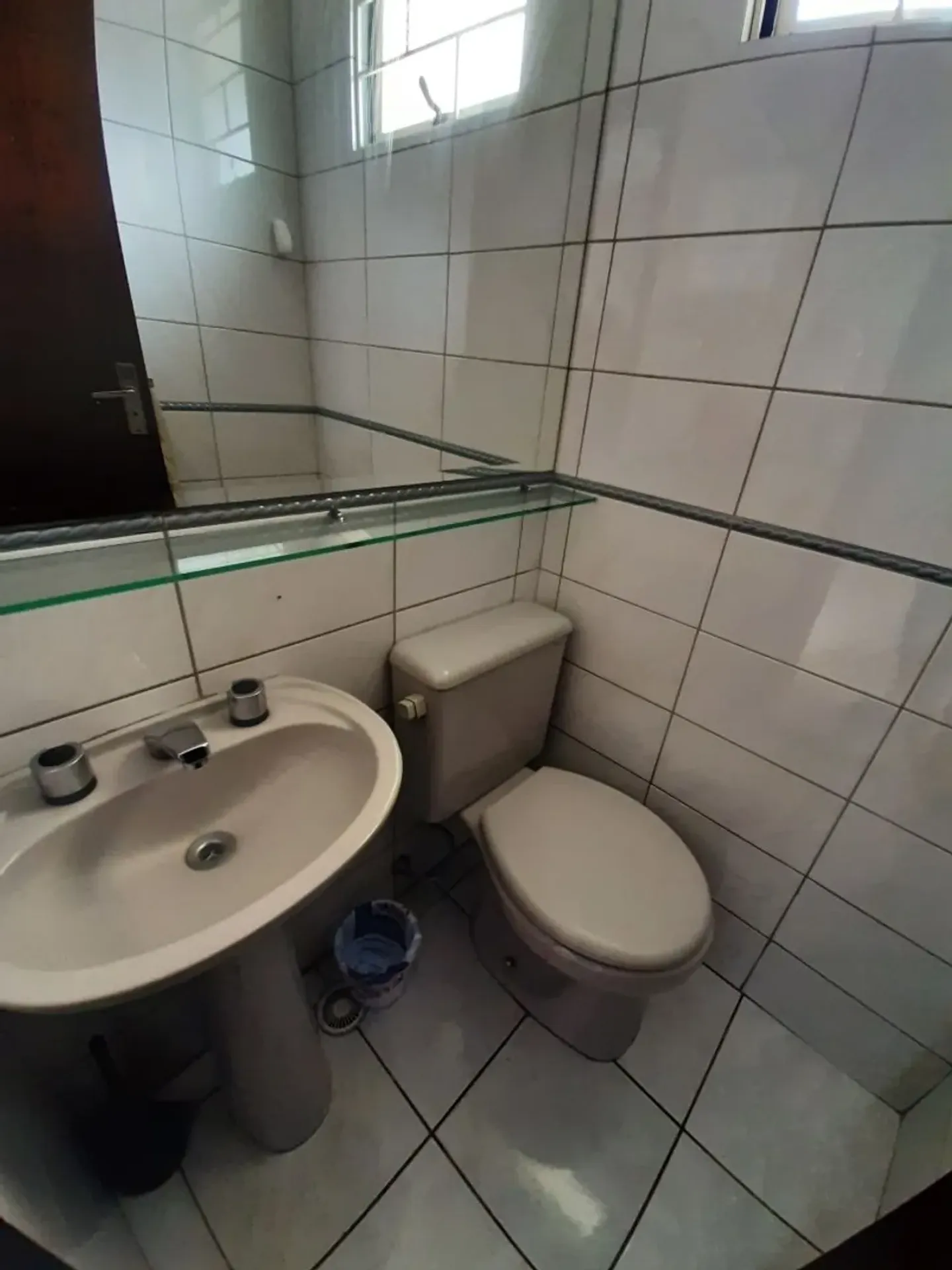 House with 3 bedrooms, 1 en-suite, private garden — photo 13