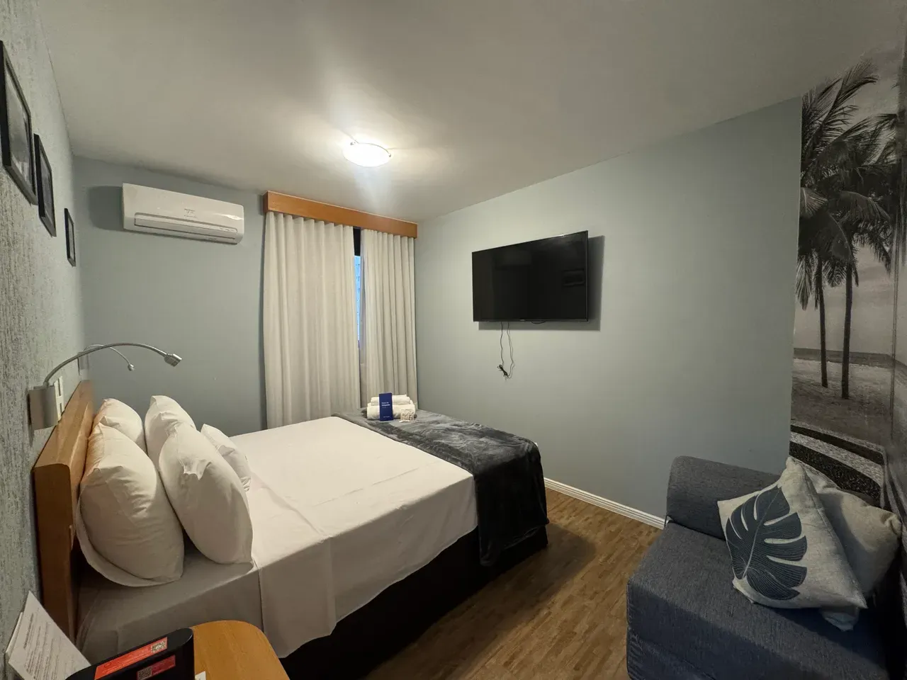 Furnished studio in a building with a coworking space