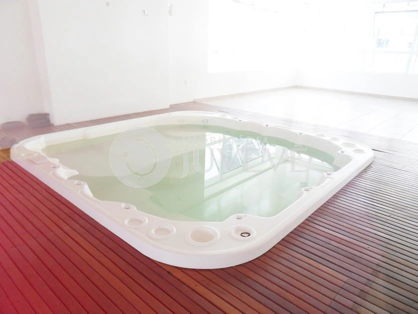 One-bedroom apartment in a building with a sauna — photo 27