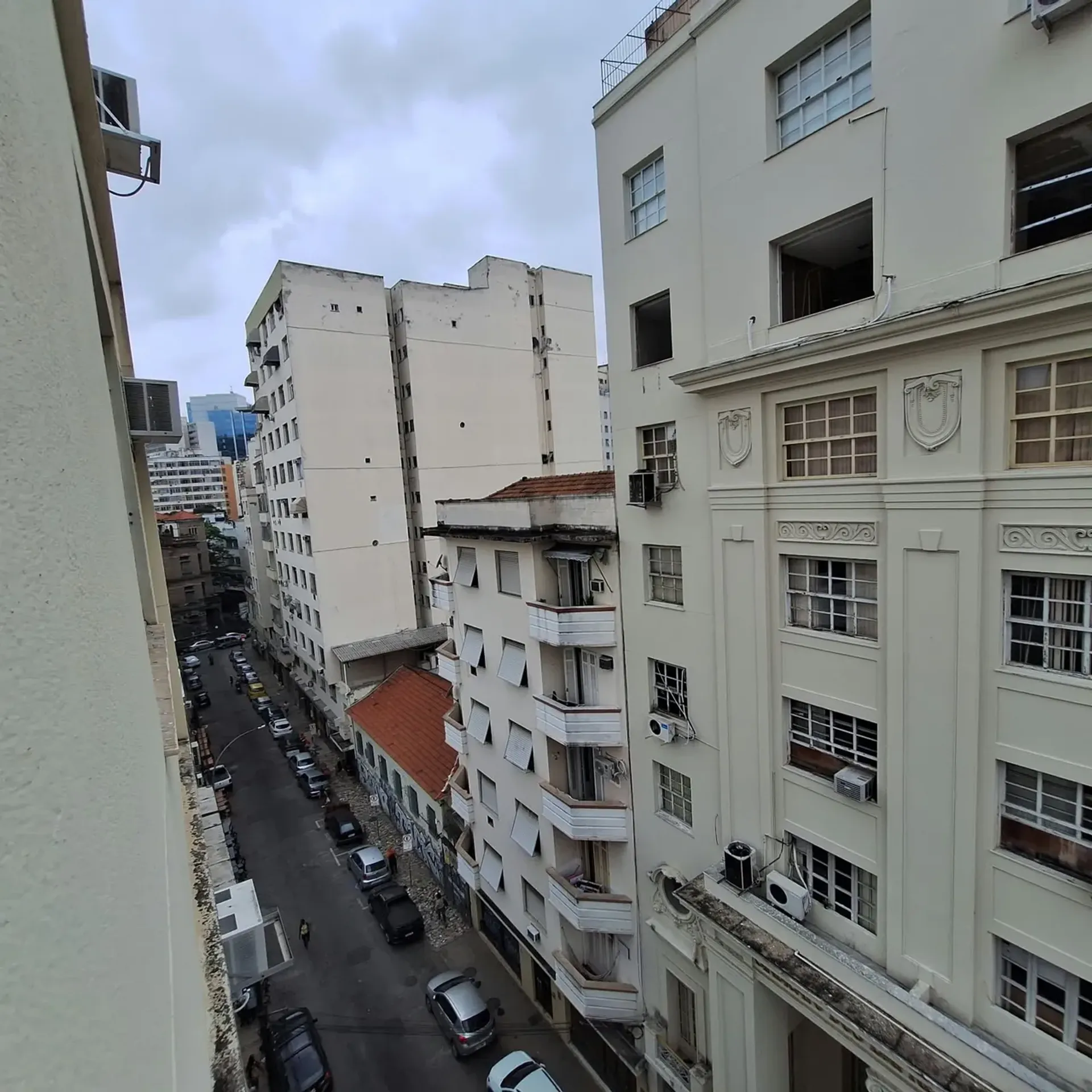 Apartment on the 6th floor with wood or laminate floors — photo 3