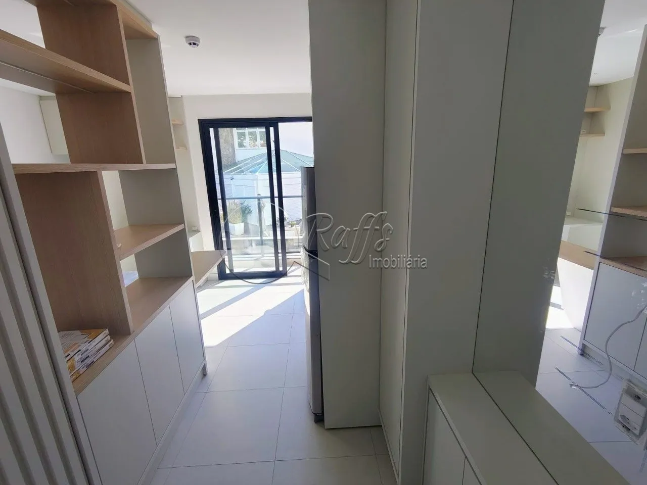 Apartamento amueblado de 1 dormitorio con balcón — photo 26