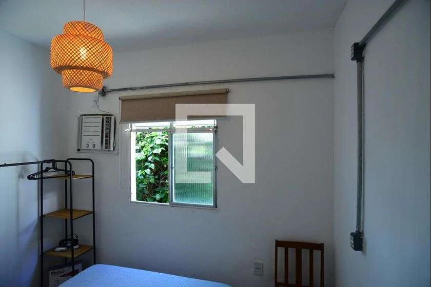 Furnished 1-bedroom apartment with compact kitchenette — photo 12