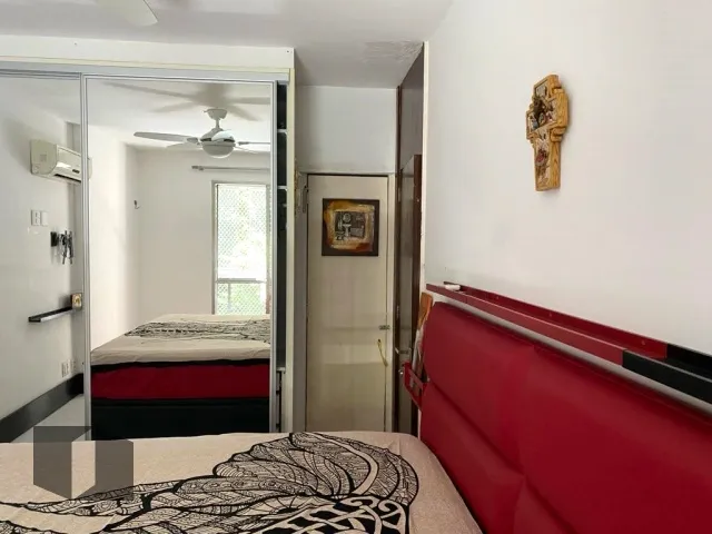 Apartment with a laundry area and 4 bedrooms — photo 21