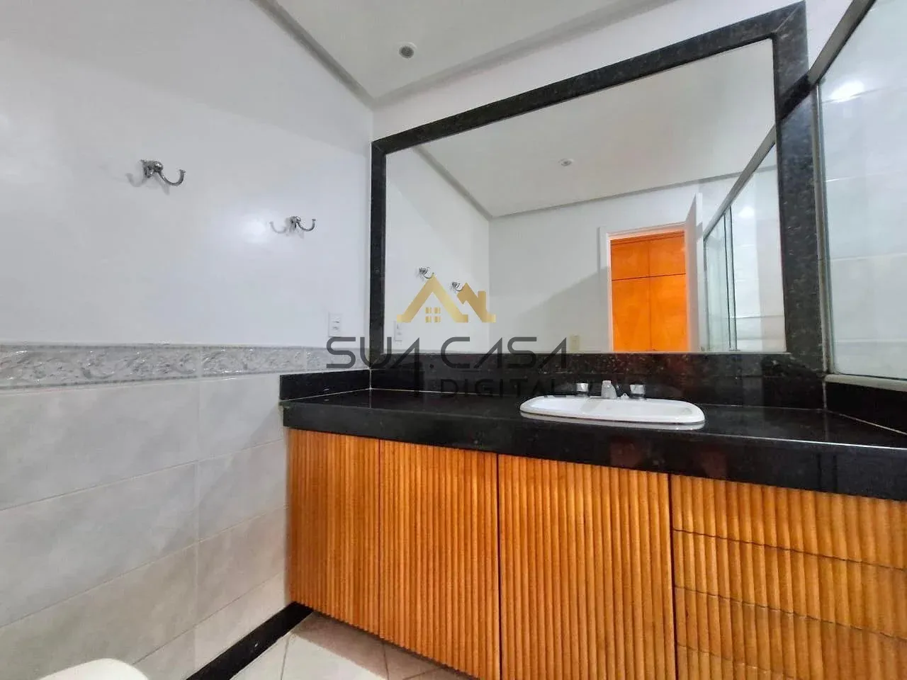 House with 4 bedrooms and 273 m² plus open-air pool — photo 15
