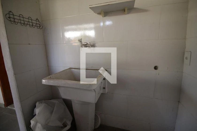 Casa de 381 m² com 7 quartos, 4 banheiros e jardim — photo 35