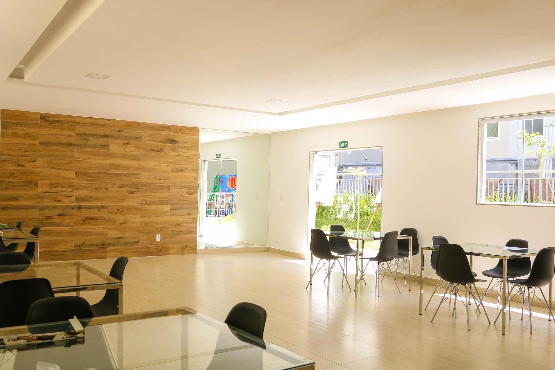 Mountain view in a 2-bedroom apartment, 43 m² — photo 15