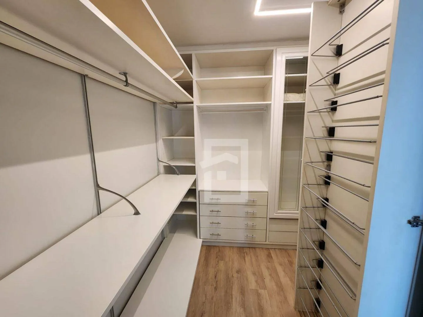 4-bedroom apartment with enclosed balcony and private garden — photo 48