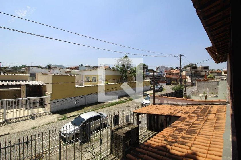 265 m² house with a home office and a bathtub — photo 7