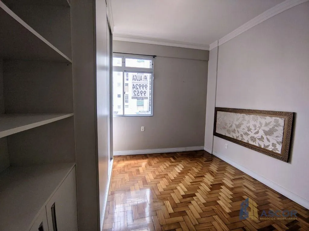 1-bedroom apartment with living room and air conditioning — photo 13
