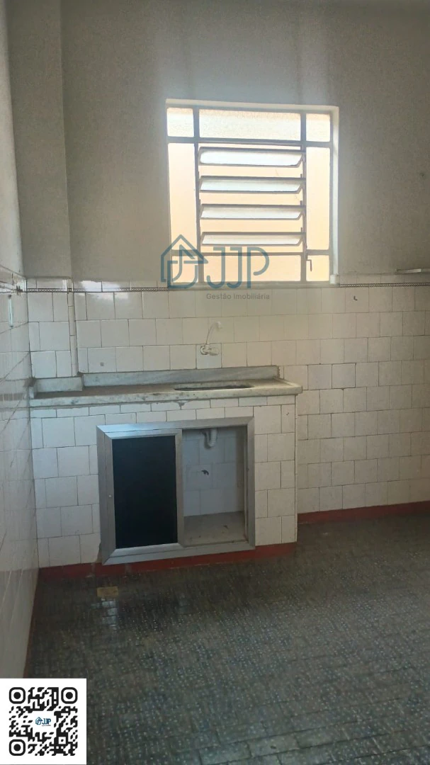 Apartamento sem mobília com 2 quartos e 2 banheiros