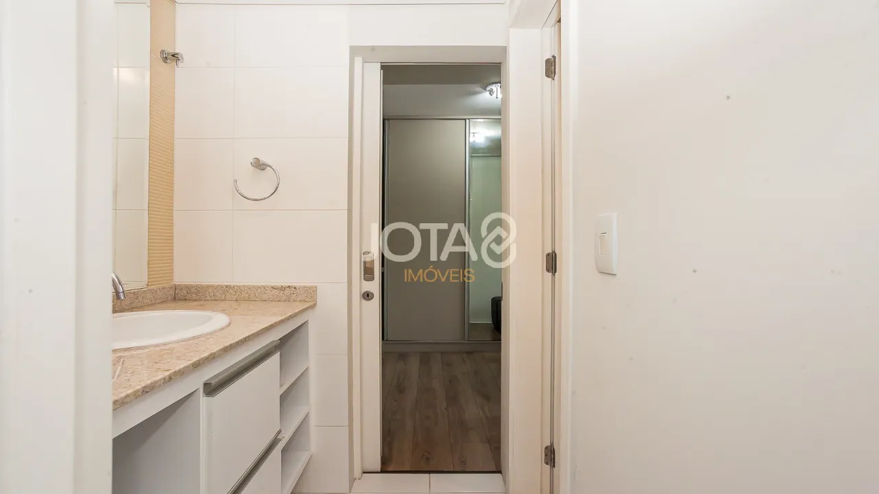 Furnished apartment with 131 m², 2 bedrooms and 3 baths — photo 11