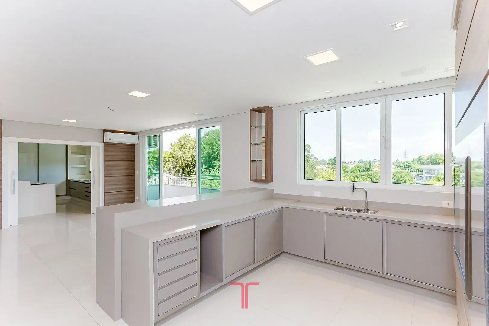 Дом 550 м² с 5 спальнями и приватным садом — photo 151