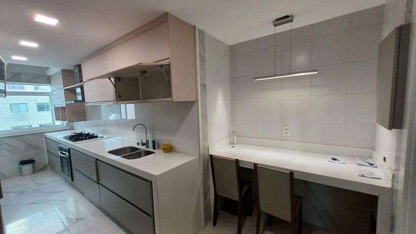 198 m² apartment with 4 bedrooms and integrated kitchen — photo 2