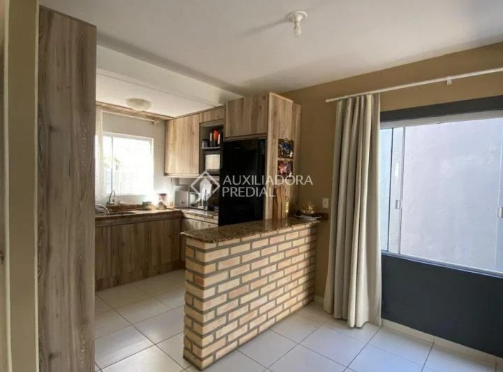 200 m² house with 3 bedrooms, 3 baths, 3 parking — photo 4