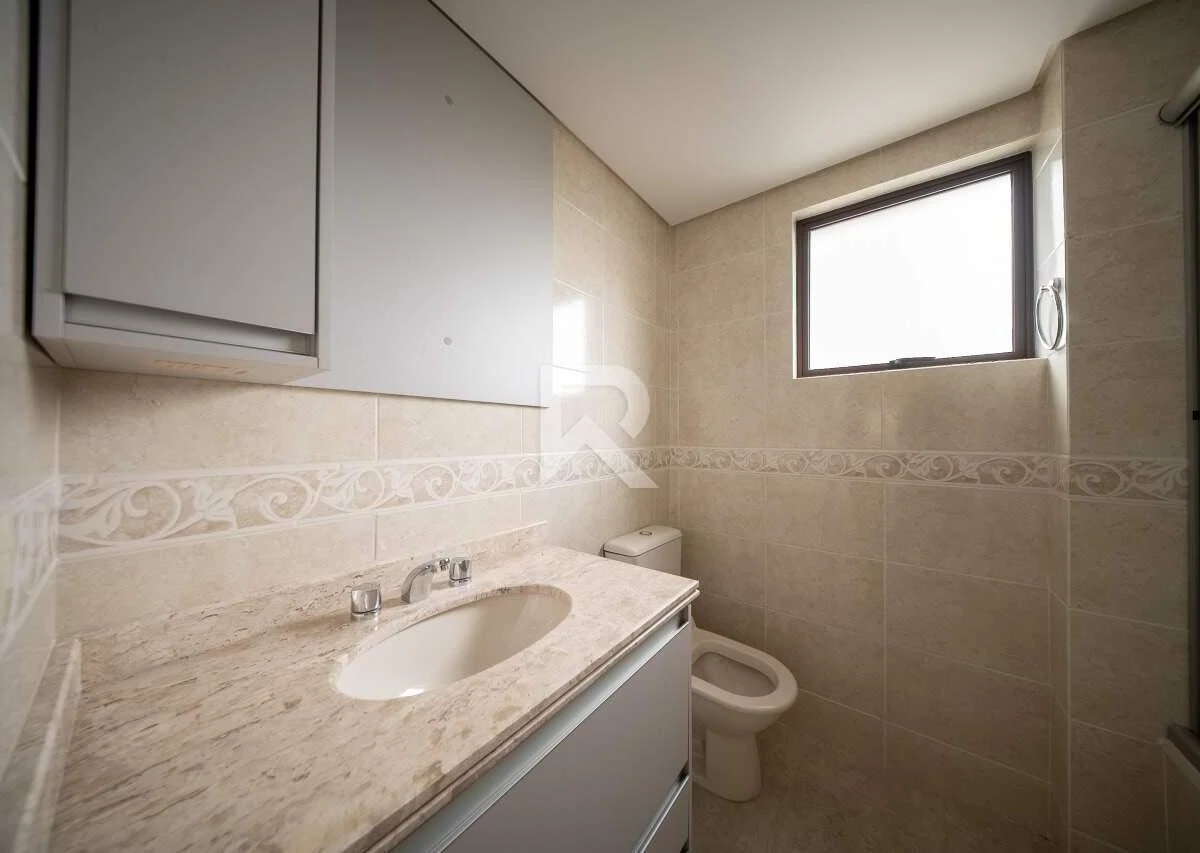 119 m² apartment with a grill on the balcony and a bathtub — photo 21