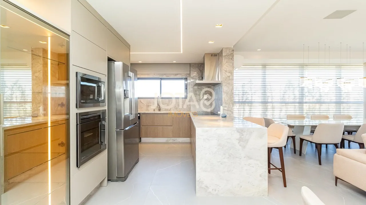 186 m² apartment with 3 en-suites and private BBQ — photo 8