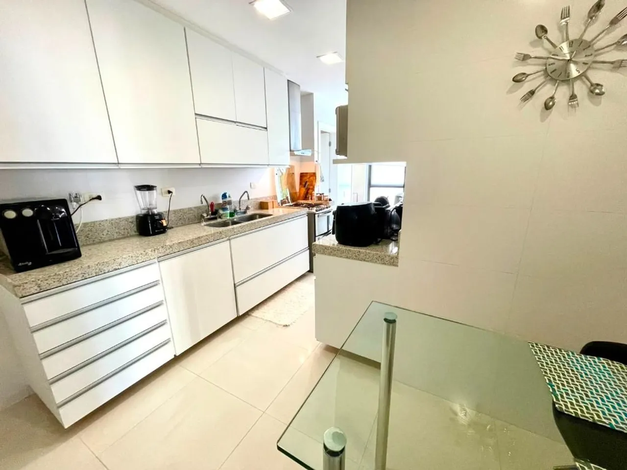 168 m² apartment with an open-plan kitchen and 3 bedrooms — photo 20