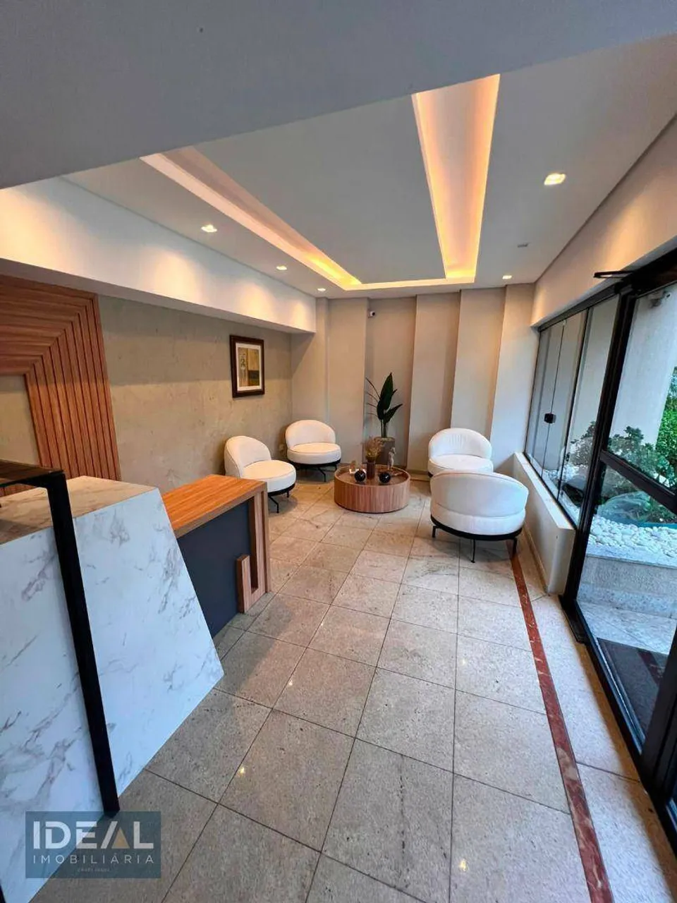 Unfurnished 2-bedroom apartment with a balcony — photo 9