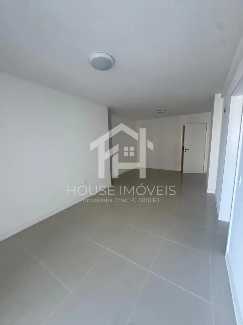 Apartment with 3 bedrooms and a balcony with mountain views — photo 4