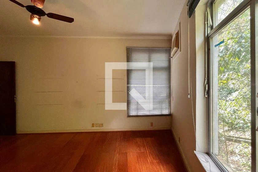 3-bedroom apartment with a water view in Rio de Janeiro — photo 40