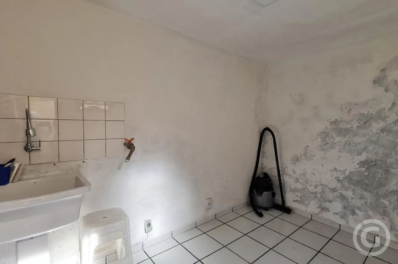 Detached house with 5 en-suite bedrooms and private BBQ — photo 12