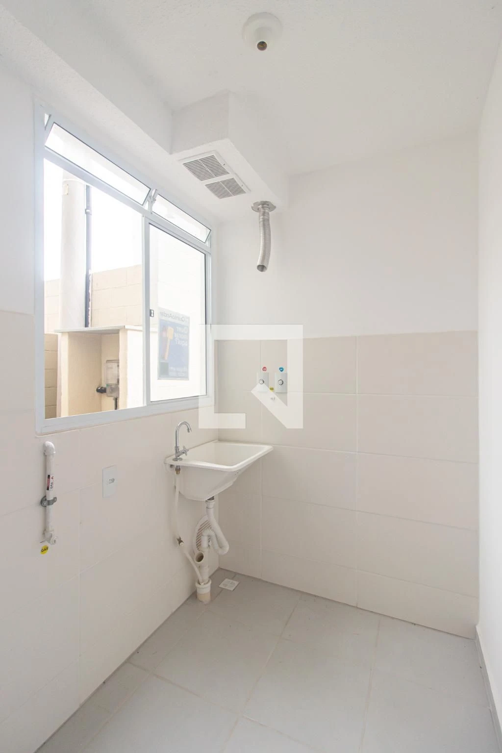 Unfurnished 2-bedroom apartment with private garden — photo 55