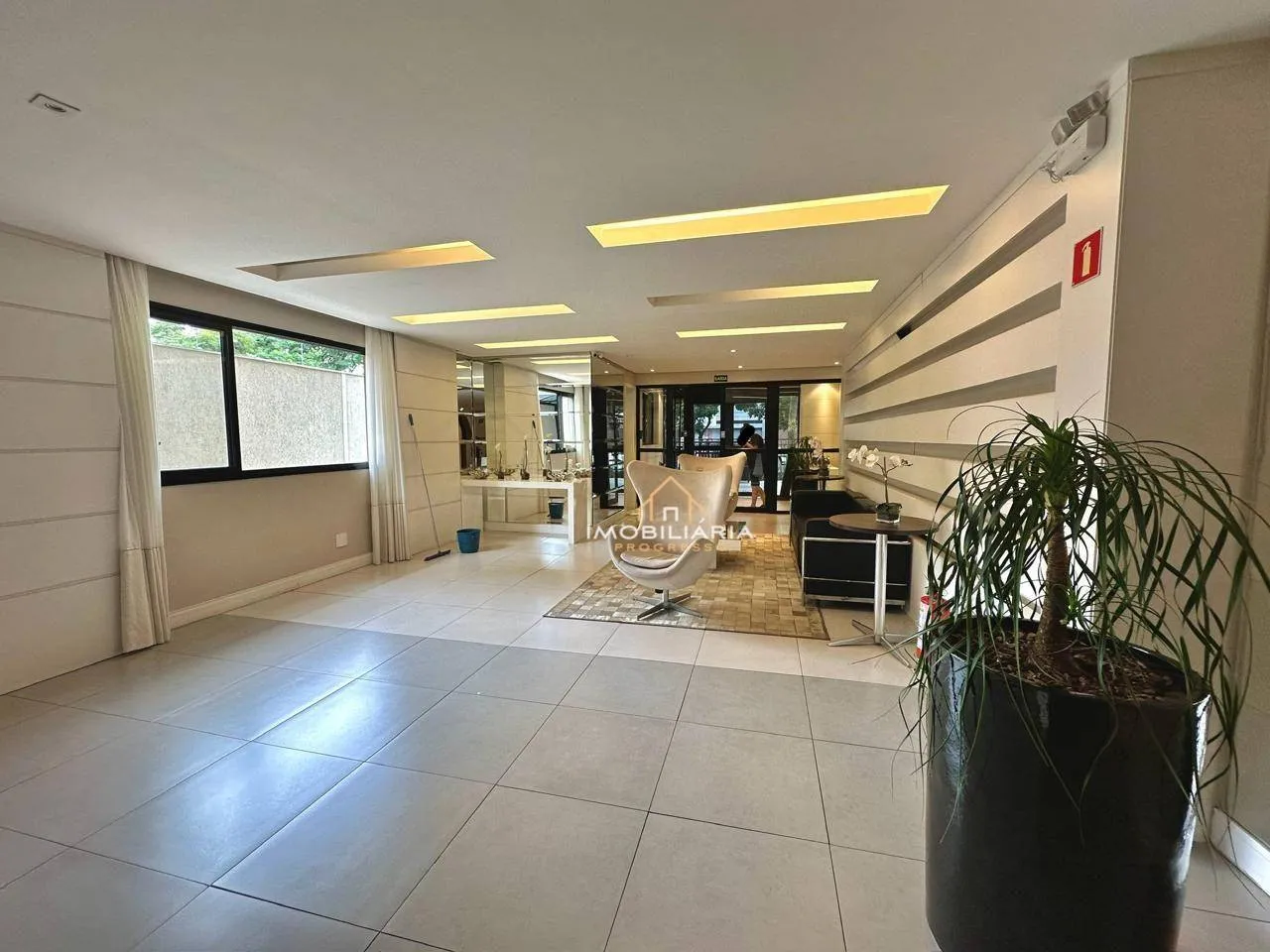 Дерев'яна підлога або ламінат та 1 спальня: квартира 33 м² — photo 11