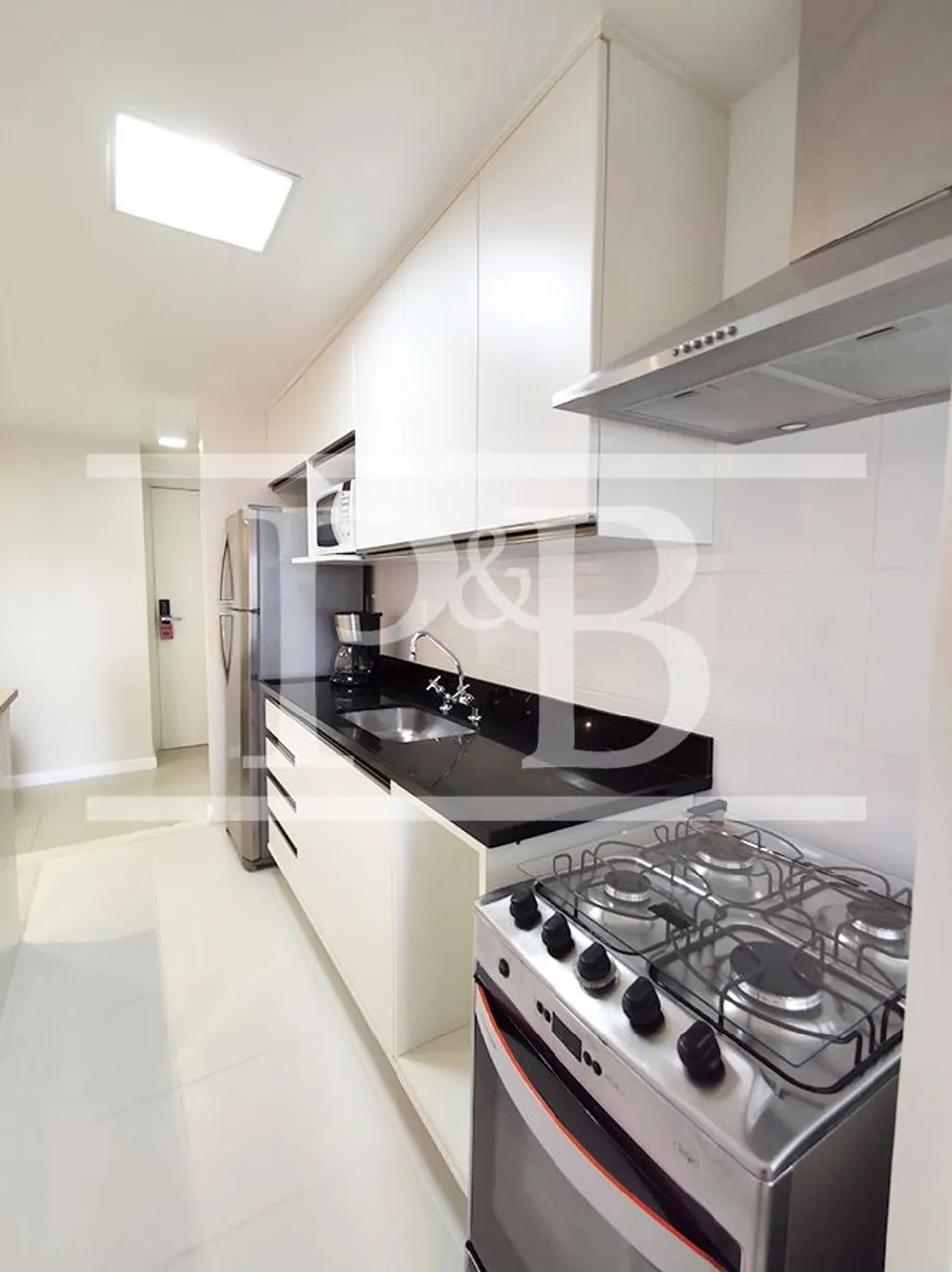 Furnished 2-bedroom apartment with 2 bathrooms, 90 m² — photo 8