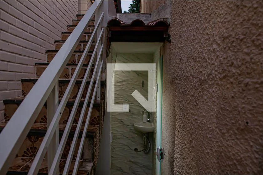 Furnished house with 3 bedrooms and 300 m², balcony — photo 4