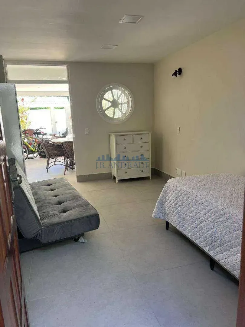 Casa com cozinha fechada e fogão a gás — photo 21