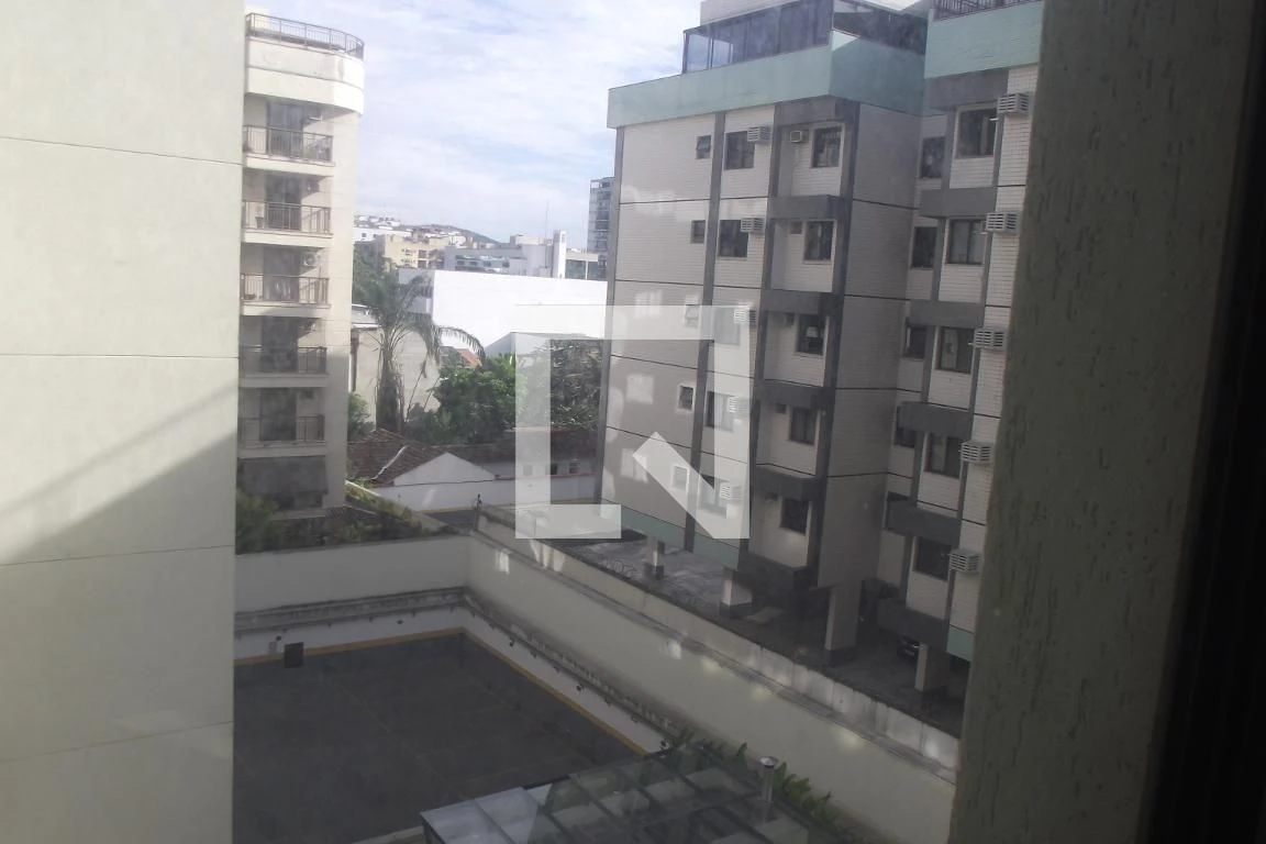 One-bedroom apartment in a building with a gym — photo 24