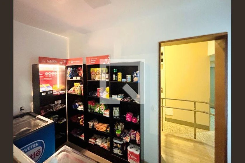 Walk-in closet in a 3-bedroom apartment, 120 m² — photo 14