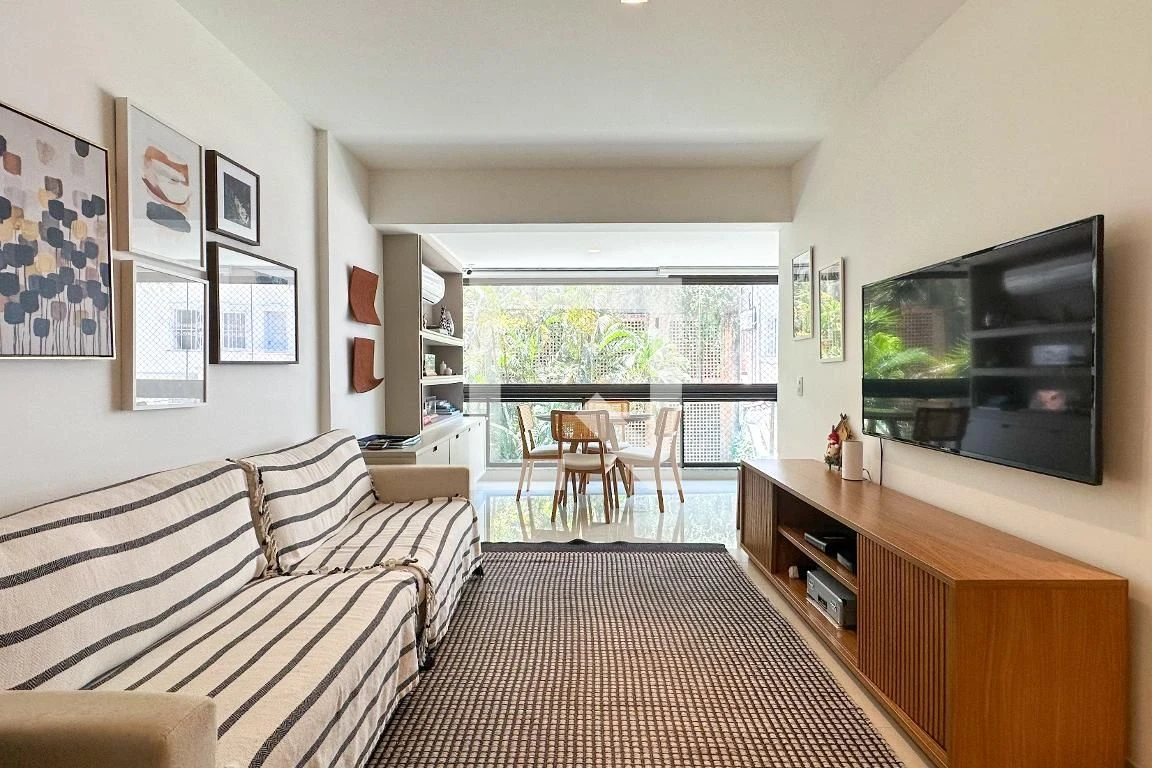 4-bedroom apartment with floor-to-ceiling windows — photo 40
