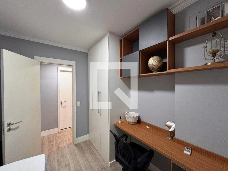 Furnished apartment, 65 m², with a glass-enclosed balcony — photo 37