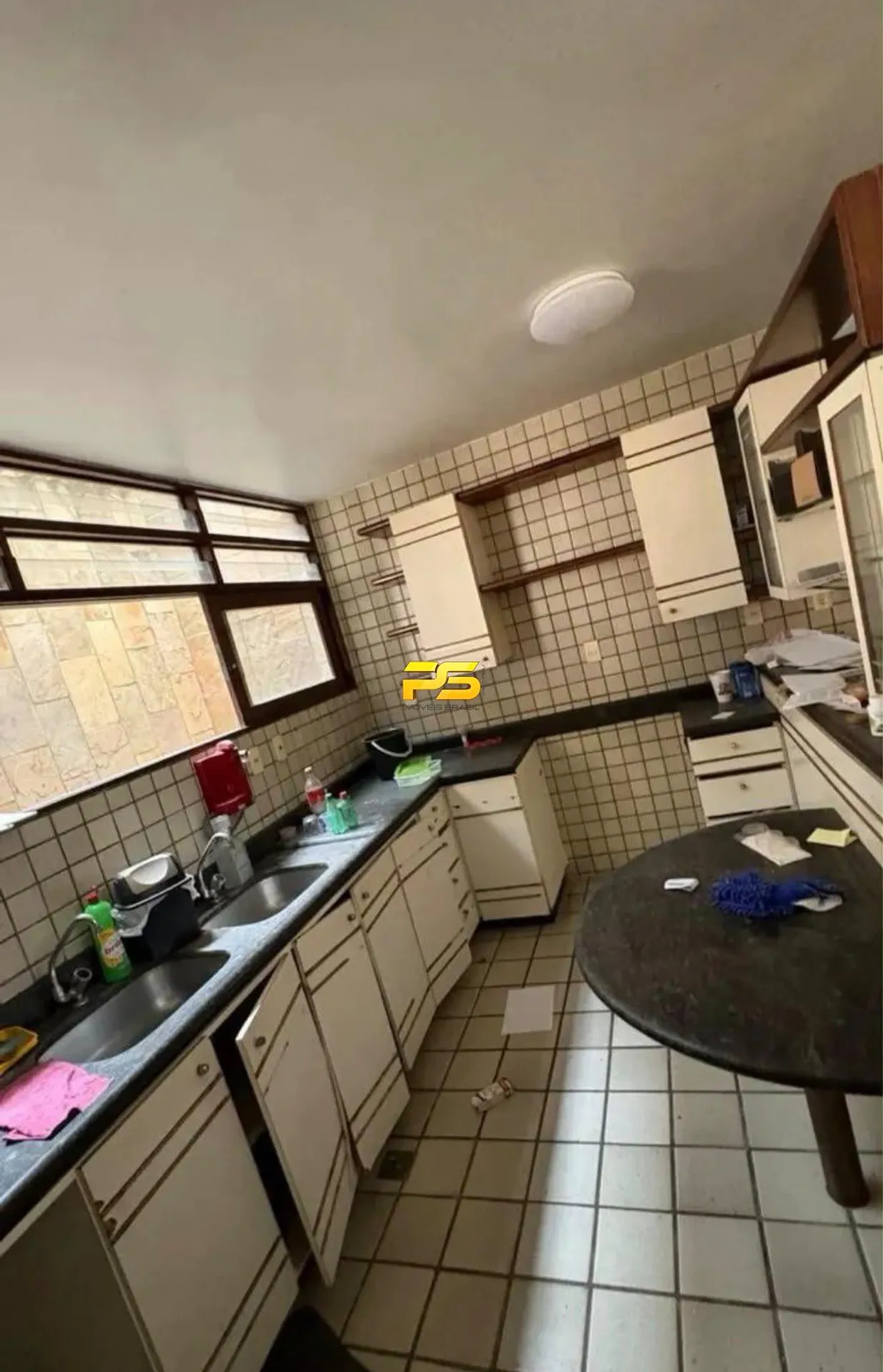 450 m² house with 5 bedrooms and 1 en-suite bathroom