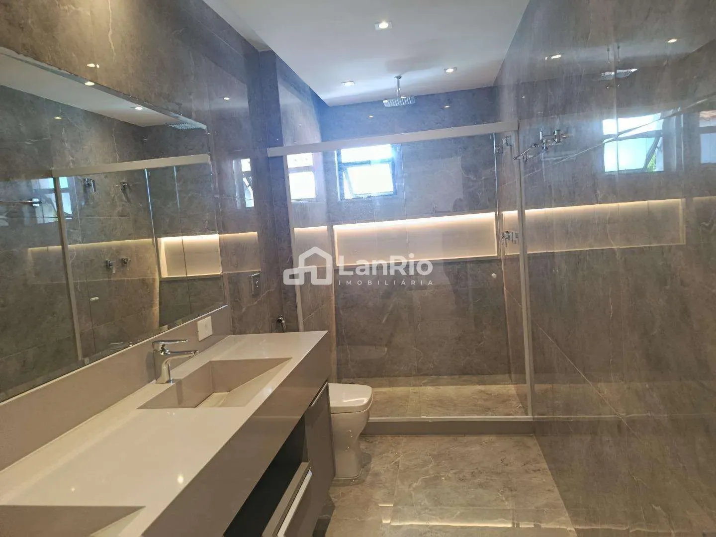Casa com 5 quartos e 5 suítes, com varanda — photo 24