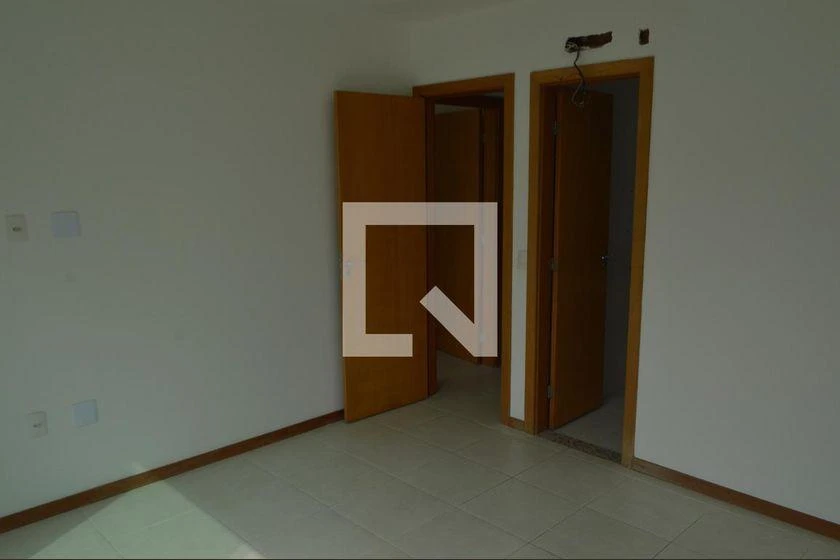 188 m² house with 4 en-suite bedrooms and 3 parking spots — photo 45