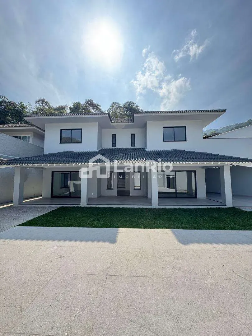 Casa com 4 quartos e 5 banheiros, 4 vagas e varanda — photo 21