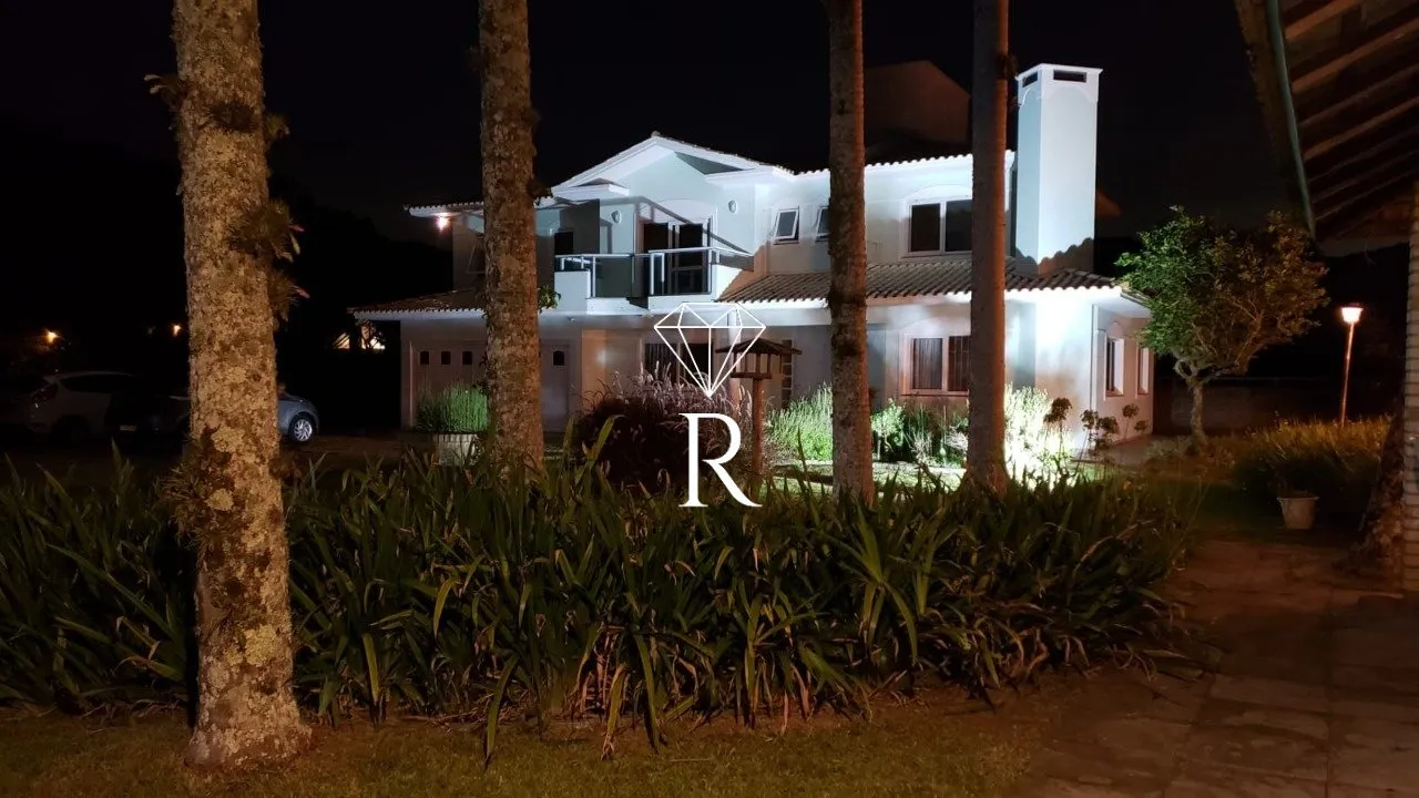 House with 5 bedrooms, 1 en-suite and private garden