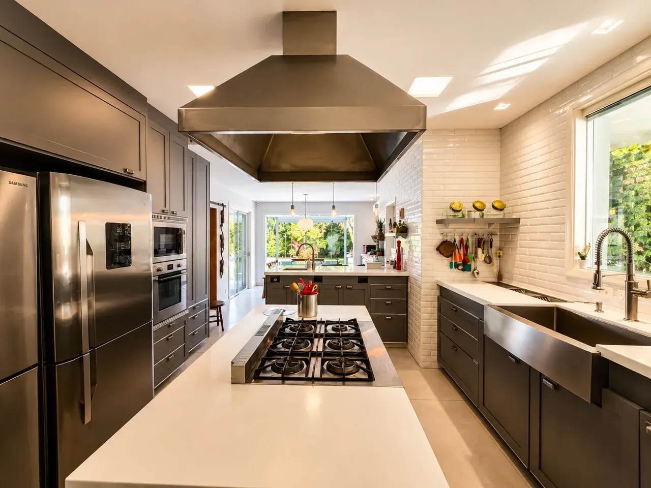 Furnished house with 5 bedrooms and open-plan kitchen — photo 2