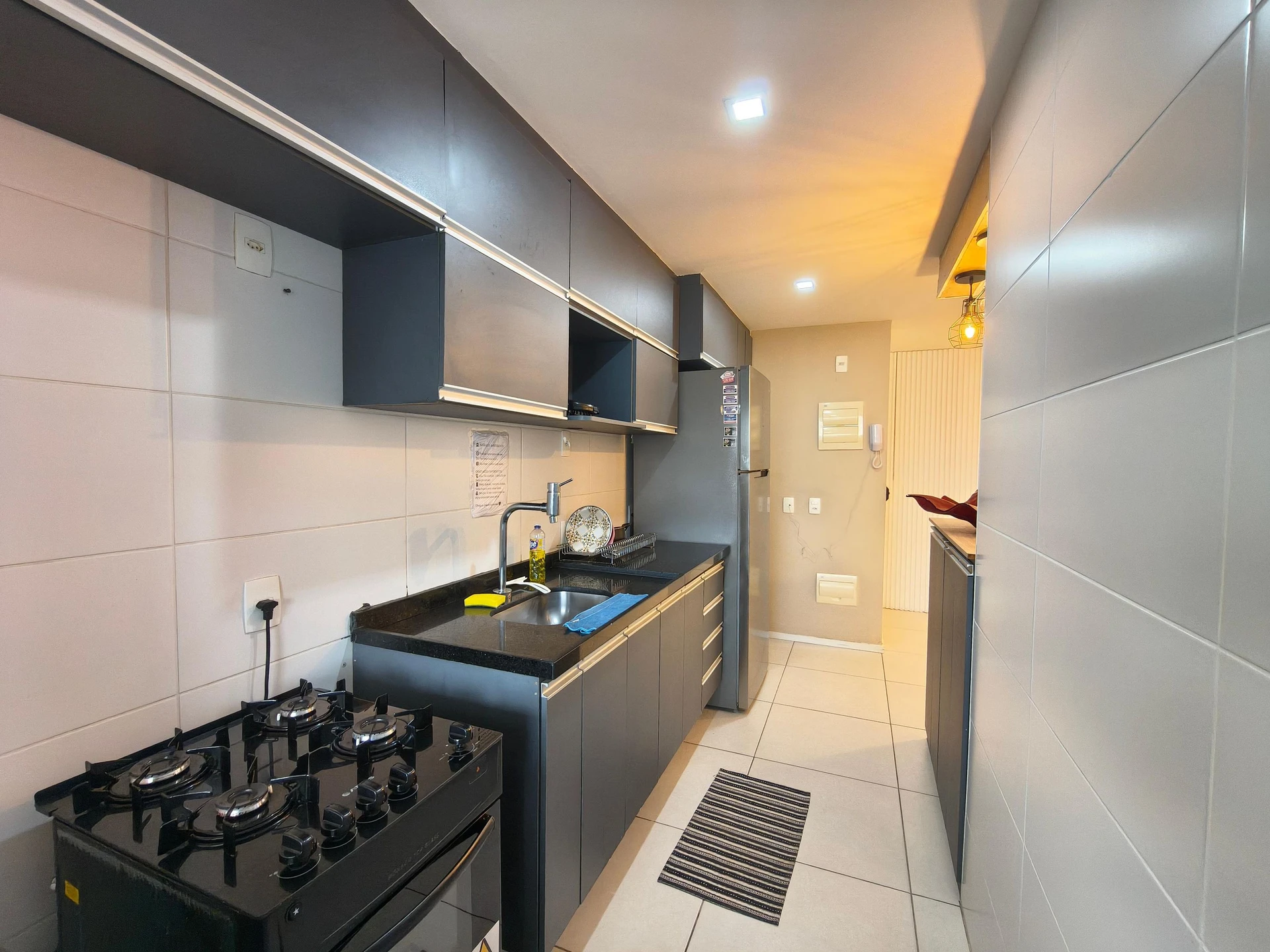 3-bedroom apartment with a mountain view — photo 12
