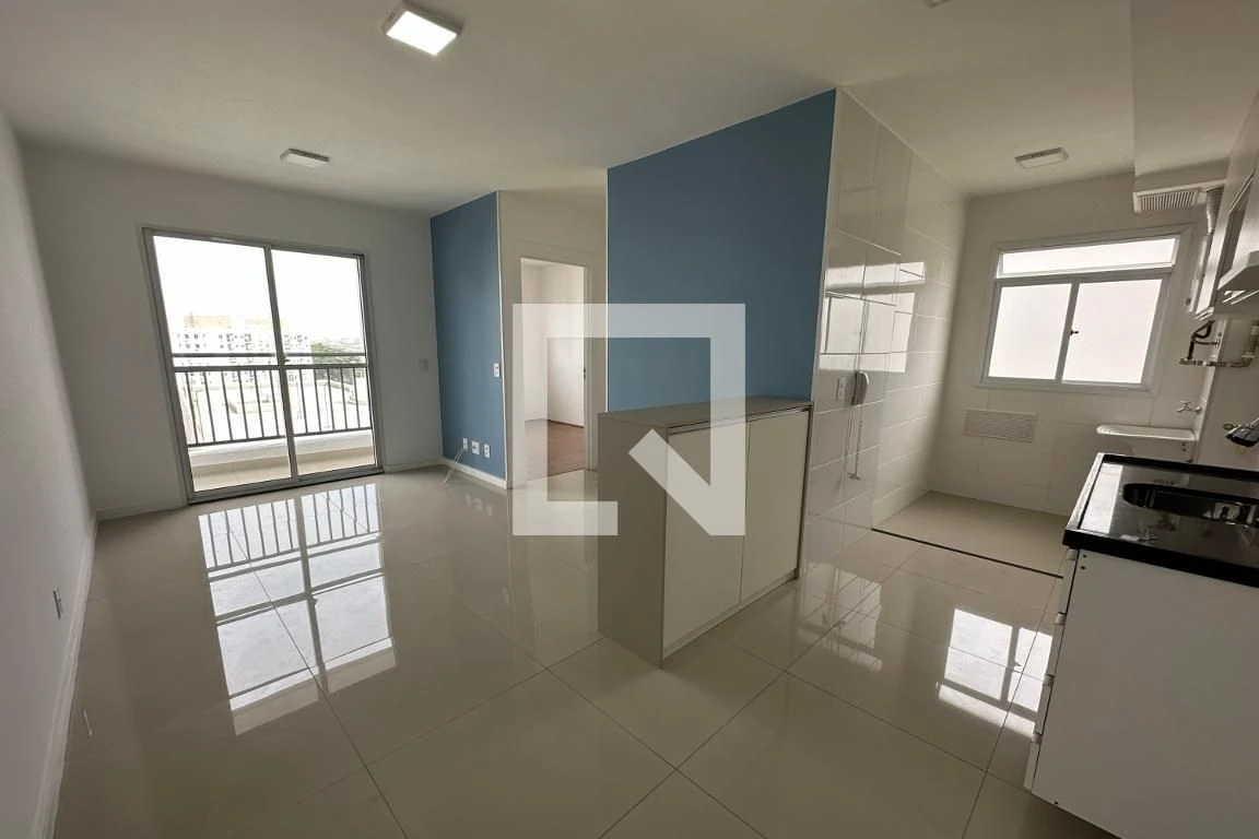 Furnished apartment, 50 m², with a glass-enclosed balcony — photo 3