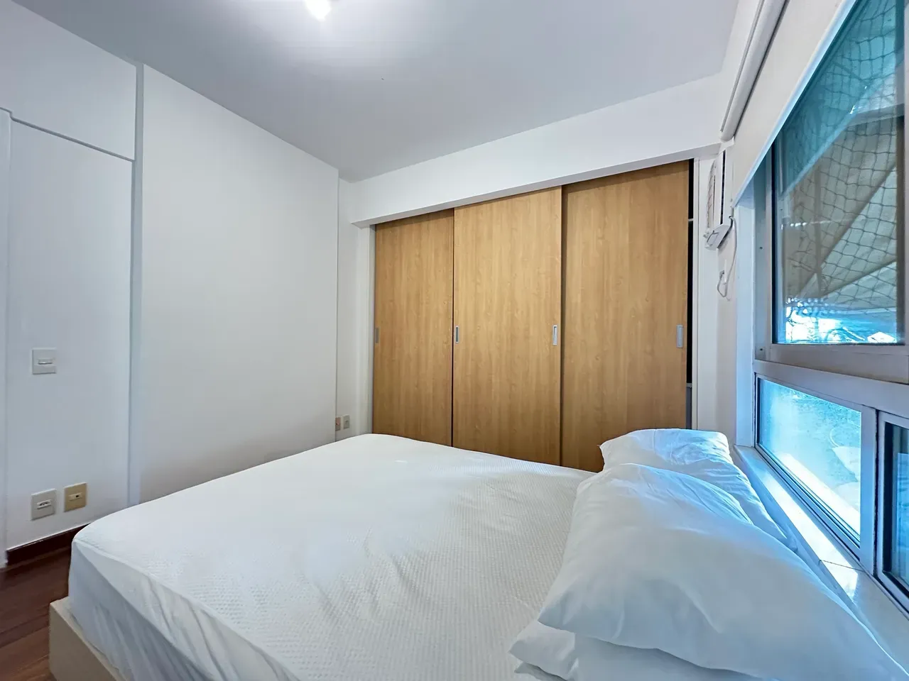 Apartment on the 4th floor with floor-to-ceiling windows — photo 3