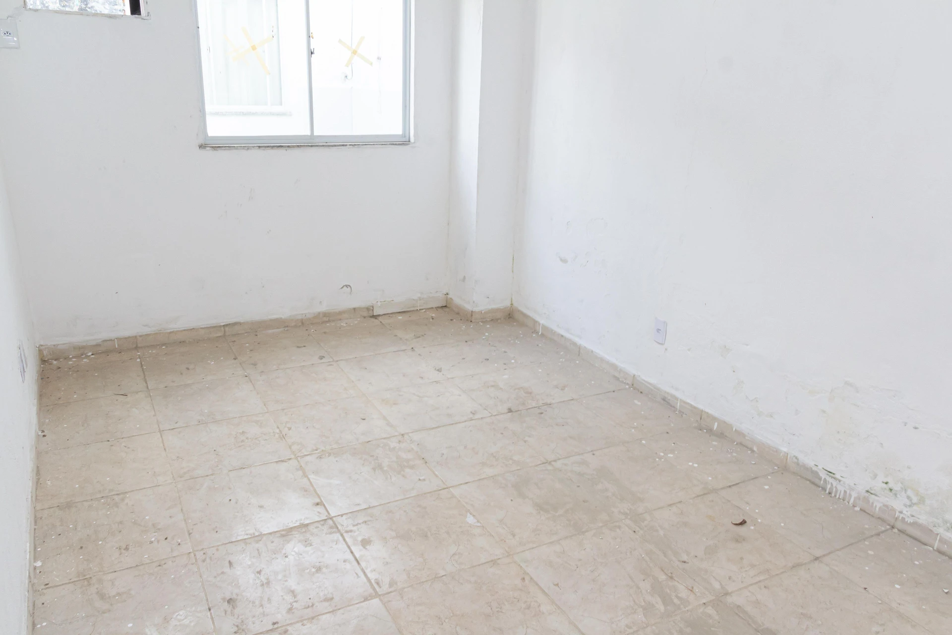 Studio unit with 1 bedroom, ensuite bathroom, private garden — photo 11