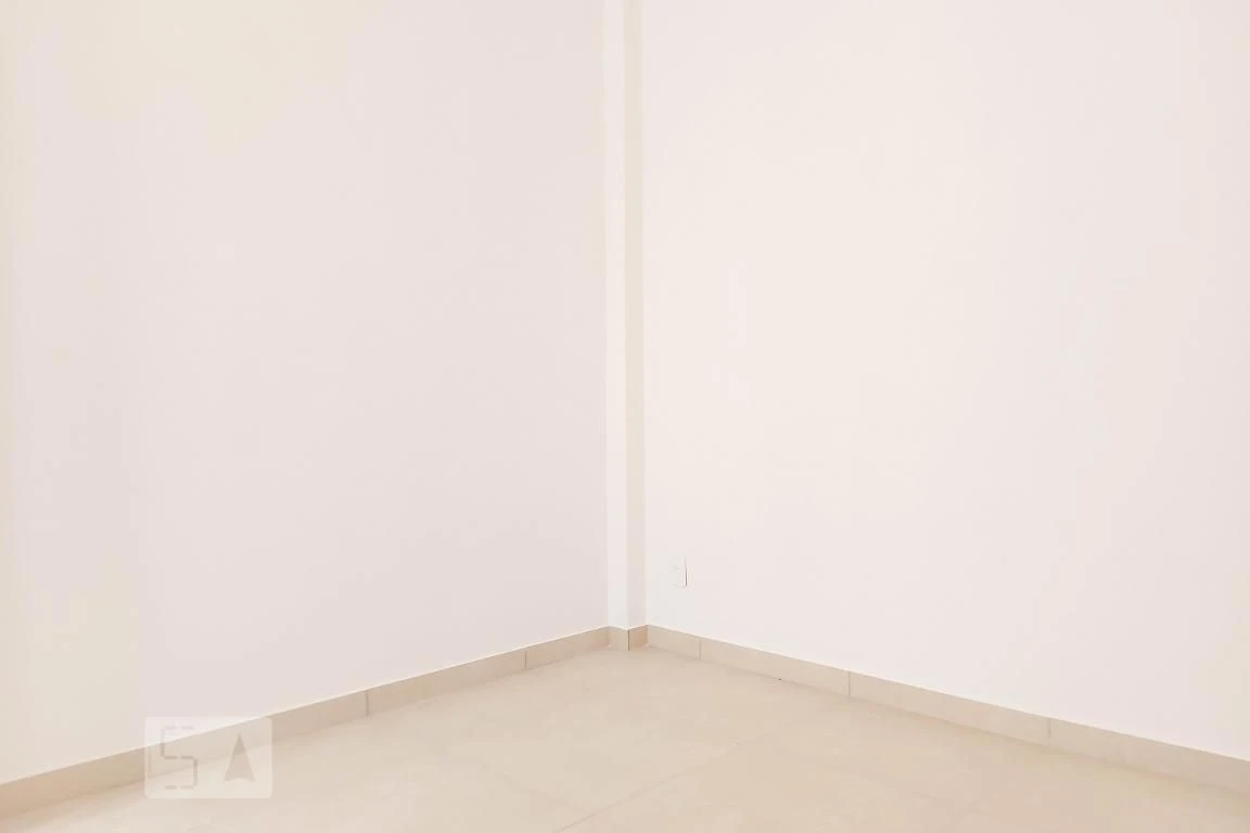2-bedroom apartment in a building with an indoor pool — photo 5