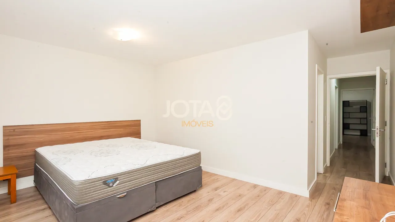 Furnished apartment with 131 m², 2 bedrooms and 3 baths — photo 16