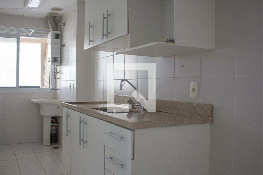 Glass-enclosed balcony in a 2-bedroom apartment, 69 m² — photo 19