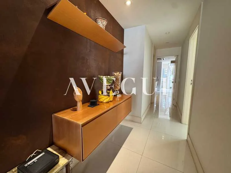 Furnished 173 m² apartment with 3 bedrooms and 4 bathrooms — photo 19
