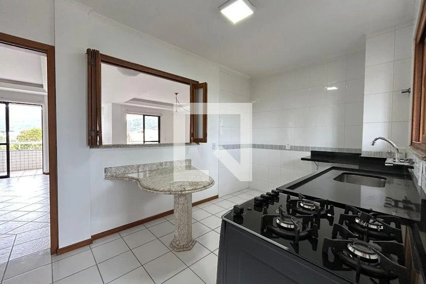 5-bedroom apartment with a bathtub in Florianópolis — photo 31