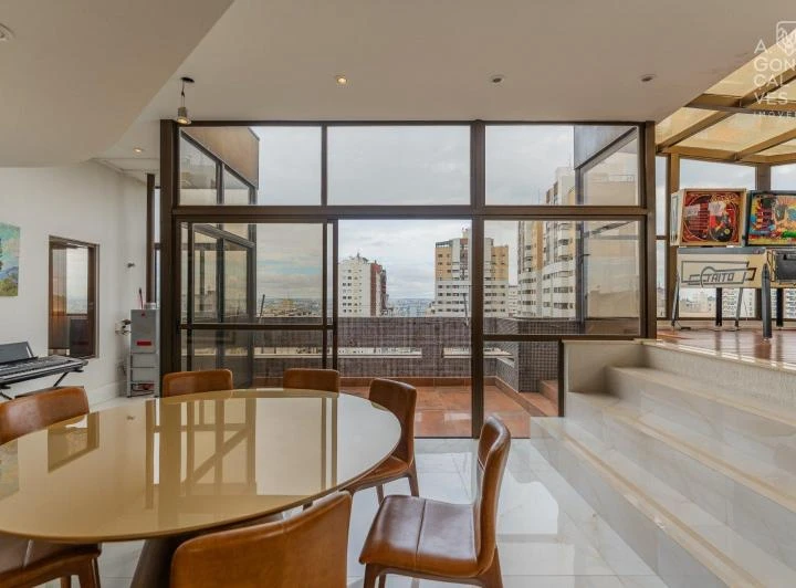 364 m² apartment with 3 bedrooms and 3 parking spaces — photo 8